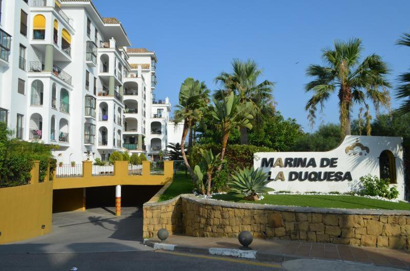 Penthouse Marina La Duquesa Apartment Манилва Екстериор снимка
